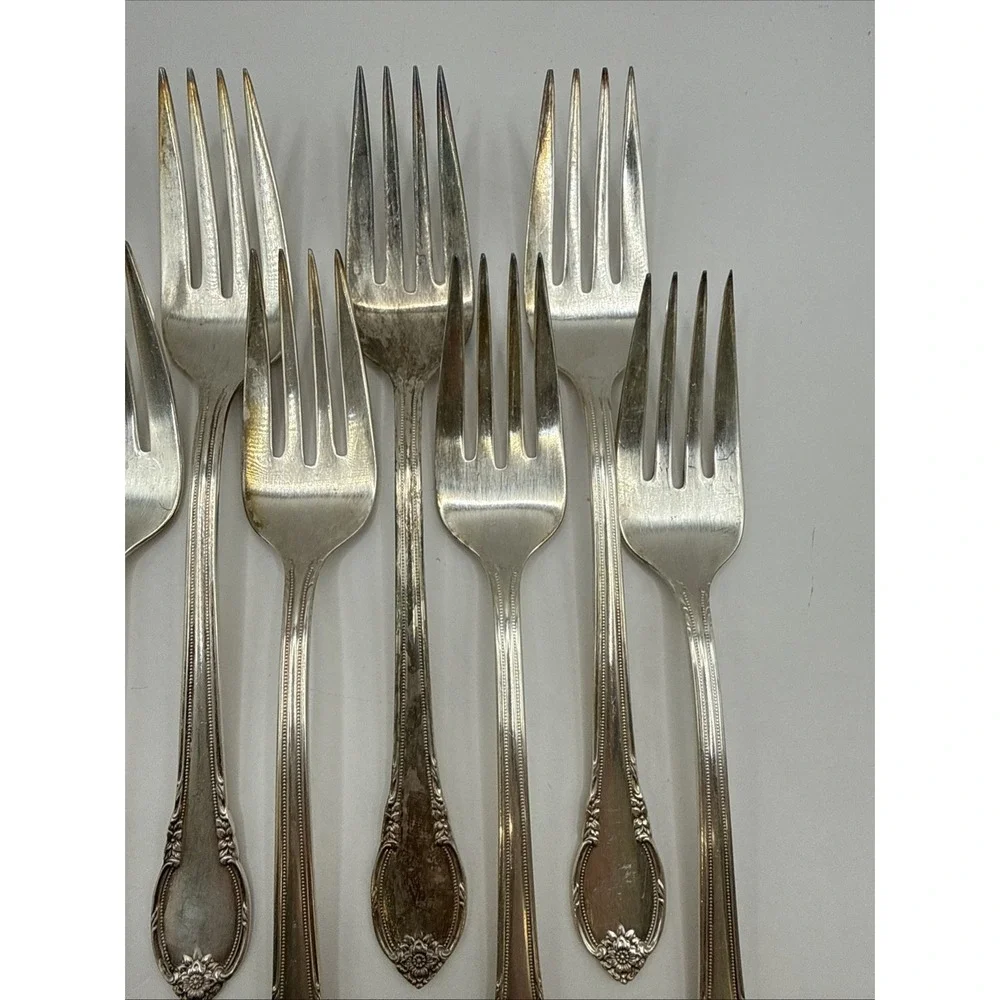 1847 Rogers Bros IS Flatware Set Of 8 Salad Forks Remembrance Silverplate